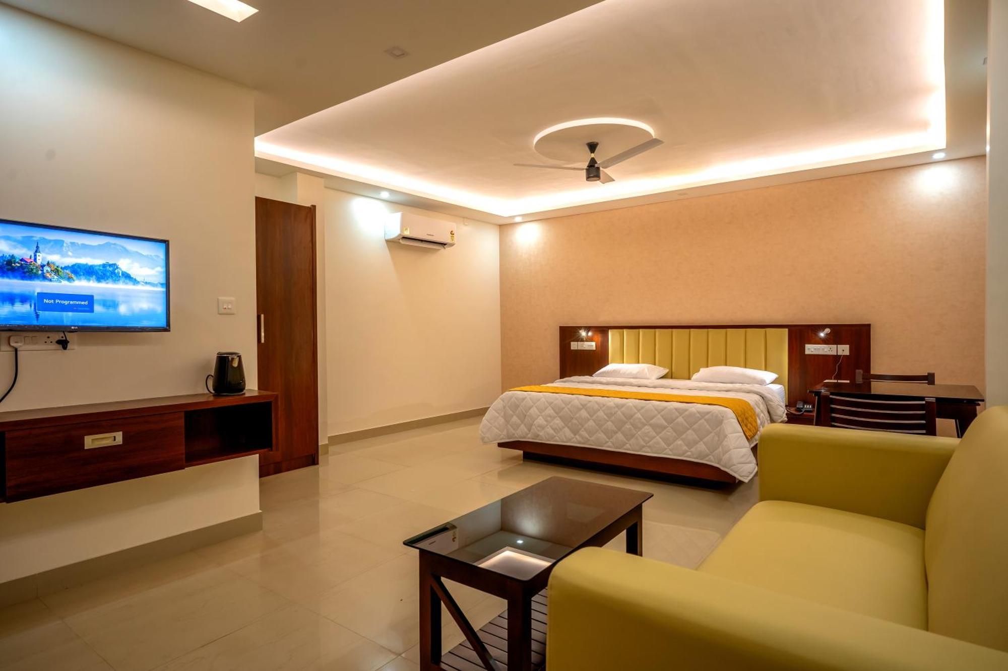 Metro Residency Hotel Tirur Ngoại thất bức ảnh